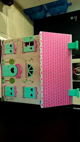 Doll house (almost new)