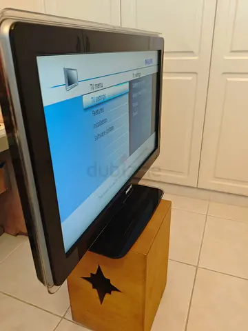 Old 720p TV (not Smart TV, no remote)