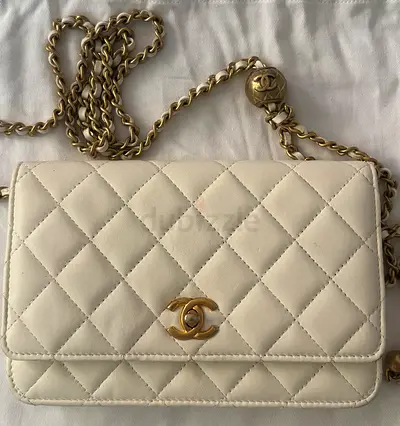 Chanel Wallet on Chain (WOC)