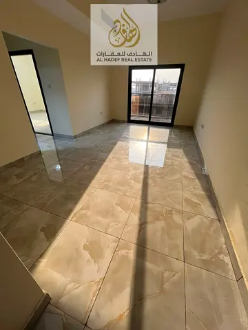 الايجارسنوي في عجمان منطقة العالية البنايه عائلات فقط شقه غرفه وصاله مع بلكونه تكيف مركزي 2 حمام الغرف ماسترتشطيبات ممتازه مساحات كبيره مطبخ منفصل