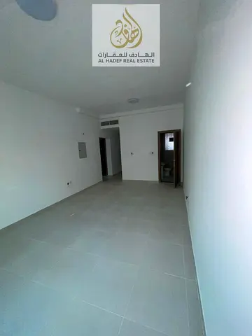 رصة رائعة للسكن في شقة جديدة بالكامل أول ساكن داخل بناية حديثة تم افتتاحها حديثاً، تتميز بتشطيبات عصرية عالية الجودة وتصميم عملي يوفر الراحة والخصوصية