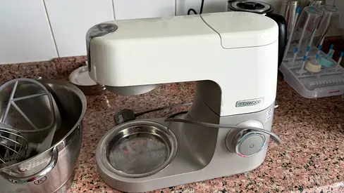 Kenwood bake stand mixer Stainless Steel body with Whisk Attachments