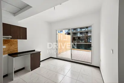 High ROI | Vacant | Upgraded and Bright Unit