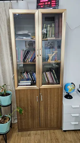 BOOK SHELF IN EXCELLENT CONDITION (Like New), Less used