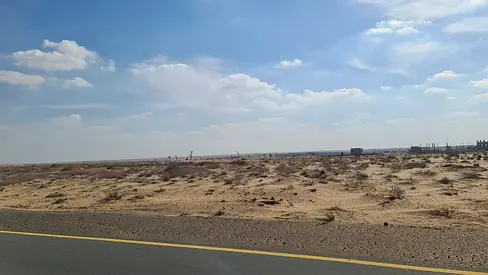 للبيع ارض قريبة من الحديقة