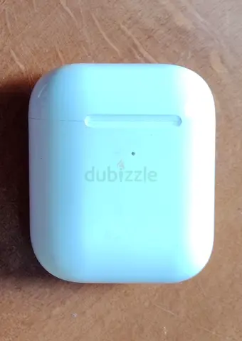 Original Apple Airpods 2 (A2032) charging case (A1938)