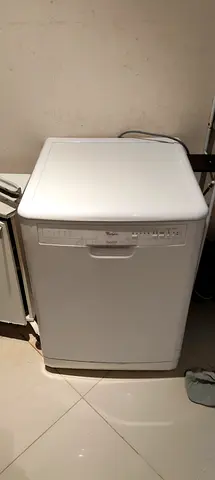 Whirlpool Dishwasher - Efficient Cleaning Appliance
