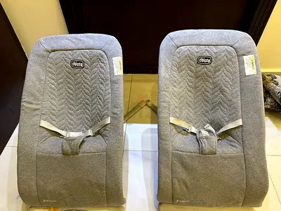 Chicco E-Motion Auto-Glider  Bouncer - Grey