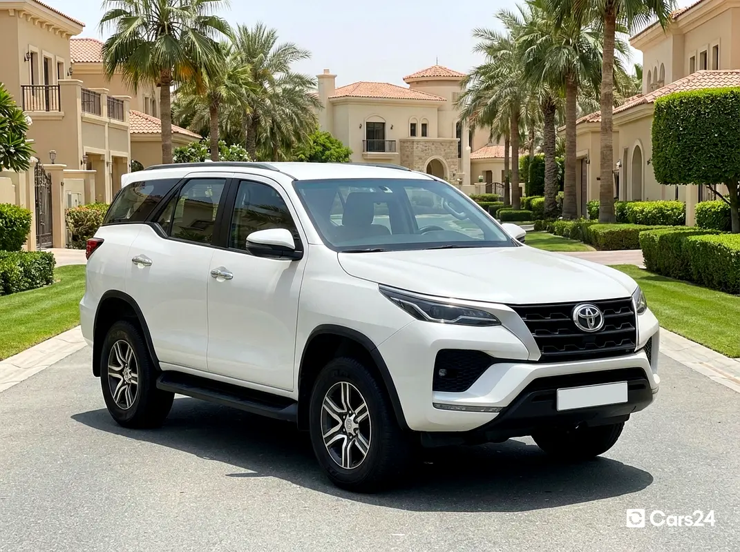 Toyota Fortuner 2024 — photo 1 of 13