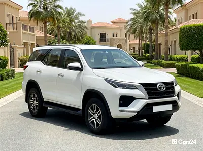 AED 1,473/m | 0 DP | Free 3 Months Warranty | Service History | 30 Day Return | TOYOTA FORTUNER 2024