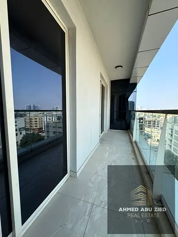 شقة غرفتين وصالة في الراشدية مع غرف ماستر وخزائن حائط وإطلالة مفتوحة و3 حمامات و2 بلكونة – السعر 58,000 على 4 أو 6 دفعات + تأمين شيك غير مصروف