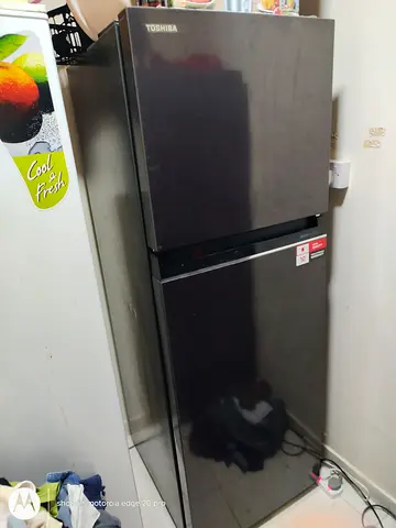 ثلاجة توشيبا بحالة الجديد لو فضي 470 لتر