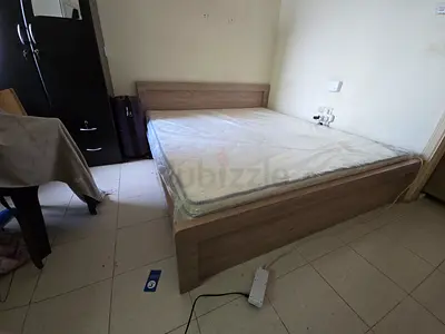 King Size Wooden Bed set with mattress for Sale