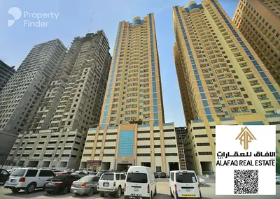 شقة 3 غرف فاخرة مجددة بالكامل | طابق أخير | إمارات سيتي B5 | 1,600 قدم | 570 ألف