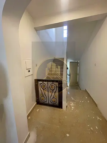 فيلا للإيجار بالسمنان