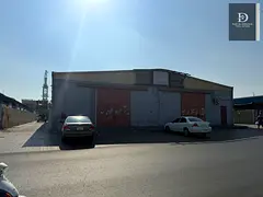 For Sale in Sharjah Industrial Area 10 Land with a building on it (5 shops) Land Area: 20,700 sq ft