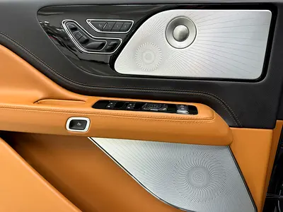 صورة 12 لـ 2022 Lincoln AVIATOR