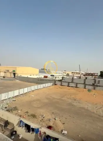 للبيع ارض صناعيه بمنطقه الصجعه الصناعيه  صناعيه ( الشيخ فيصل )  موقع ممتاز من مدخل الامارات العابر  مساحه مميزه 26,800 قدم
