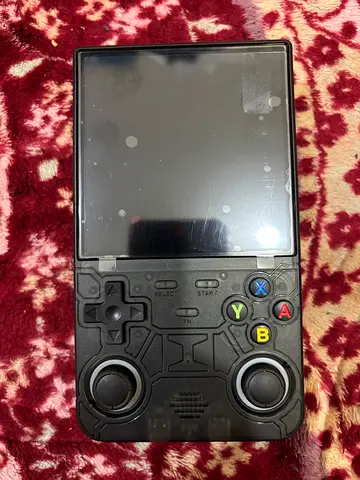 Retro gaming console in built preloaded 15000+ games