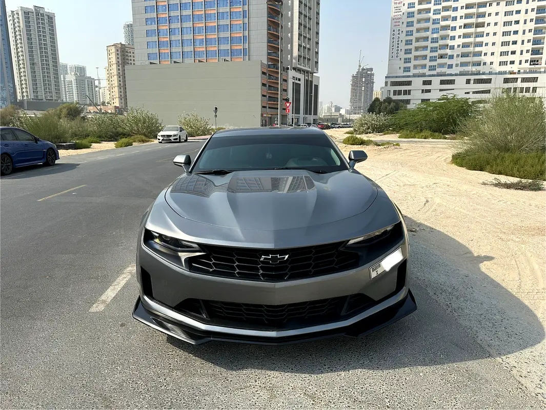 Chevrolet Camaro 2021 — photo 1 of 12