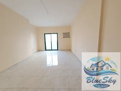 Just close to Dubai bus stop 2bhk with balcony close hall just for rent 36k