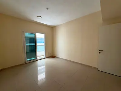شقه غرفتين وصاله واسعه ببلكونه اطلاله  مفتوحه علي شارع الخان الرئيسي صيانه مجانيه تكييف مركزي قريبه من جميع الخدمات