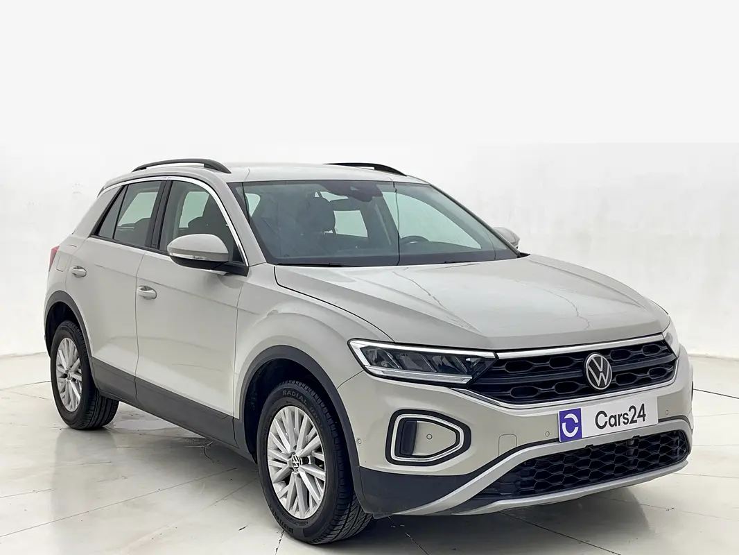 Volkswagen T-Roc 2024 — photo 1 of 13