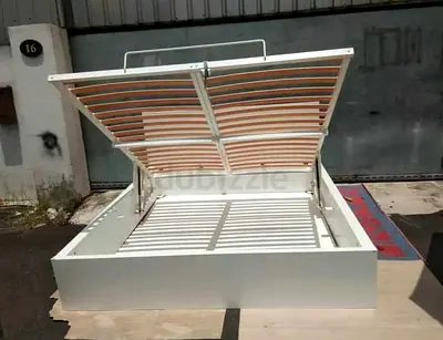 Ikea hydraulic king‑size bed (180 × 200 cm) with  IKEA mattress