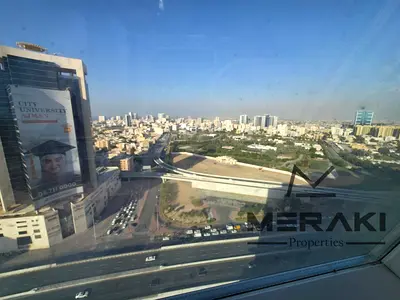غرفه وصاله للبيع باطلاله مفتوحه بالكامل علي القصر في السيتي تاور في قلب عجمان بسعر لقطه مع باركنج خاص