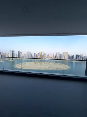 ✨ شقة فاخرة للبيع في برج شرفات الشارقة – 3 غرف وصالة ✨