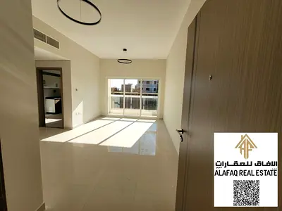 شقة فاخرة للإيجار في الجرف 3 – أول ساكن | غرفتان ماستر + بلكونة | موقع مميز
