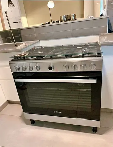 Bosch 90 cm Full Gas Cooker with Fan Oven – German Precision