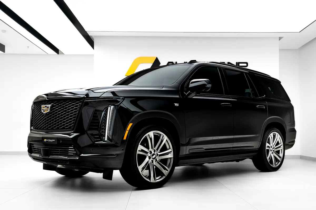 Cadillac Escalade 2025 — photo 1 of 17