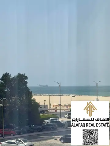 غرفة وصالة VIP بإطلالة بحرية كاملة في كورنيش عجمان – بناية الأندلس الجديدة، شامل الفواتير والإنترنت، مستوى راقٍ وموقع مميز