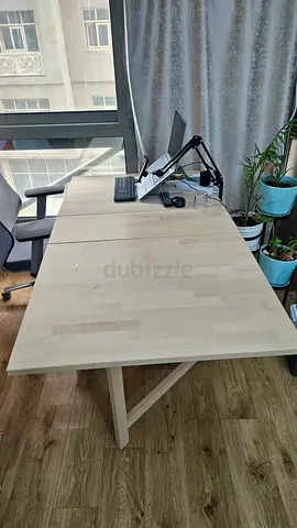 IKEA CONVERTIBLE TABLE IN EXCELLENT CONDITION (Like New), Less used