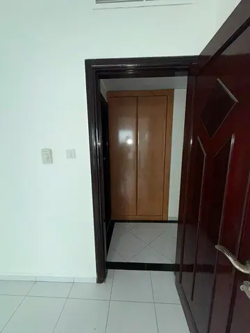 غرفتين وصاله منفصله  مساحه كبيره بلكونه  2 حمام  القصباء علي الكورنيش