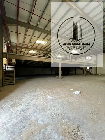 للإيجار: مستودع تخزين بمساحة ضخمة في الصجعة الصناعية - 10,390 قدم