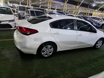 صورة 5 لـ 2017 KIA FORTE