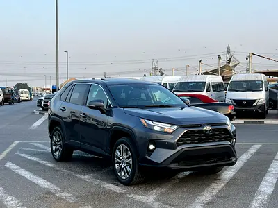 2023 Toyota RAV4 XLE Premium Full Option  2.5 V4 - Big Screen  Radar Sensor - Trunk Auto Push S