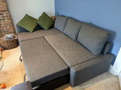 Stylish Grey Sectional Sofa bed with Cushions