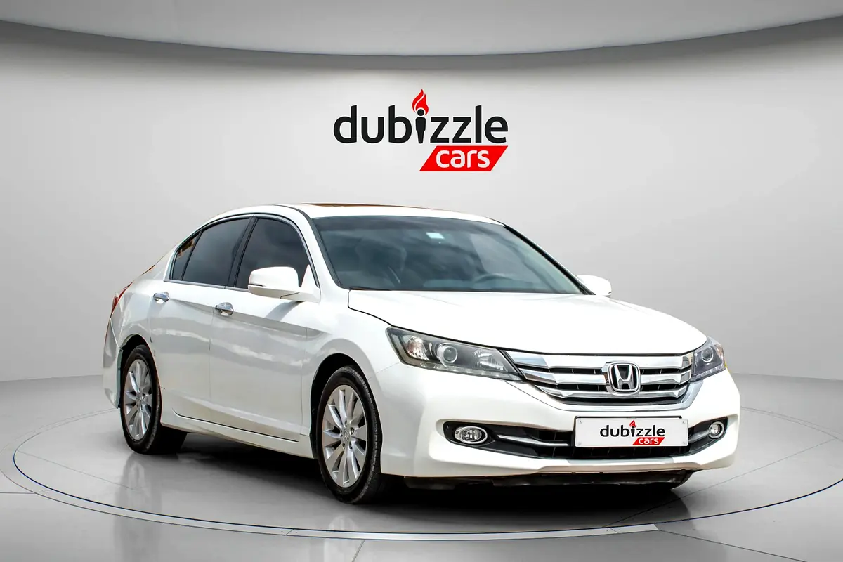 Honda Accord 2015 — photo 1 of 16