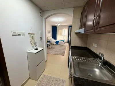 نحن اكثر من مجرد خدمه لانك تستاهل الافضل  في قلب المدينة، قريب من كل ما تحتاجه". "سكن مهيأ يجمع بين الراحة والخدمات". "استمتع بأسعد الأحياء السكنية".