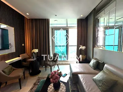 Large 2BR| Prime Downtown Location | Stunning Amenities