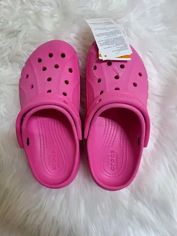 Brand New Unused Original Crocs Baya Dark Pink – Size 6, Never Worn with tags