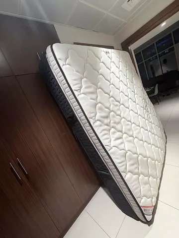 “Bed 180×200 cm, normal used, excellent condition. Mattress included/not included.”