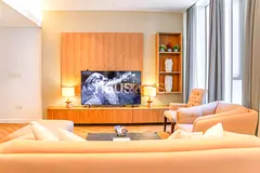 Upgraded | Premium Furniture | Waterfront Living