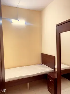 EXECUTIVE SINGLE PARTITION FOR INDIAN( MEN) NEAR STADIUM METRO ( 1600 ALL INCLUDED)