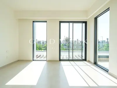 Large Plot | Prime Location | Community Expert