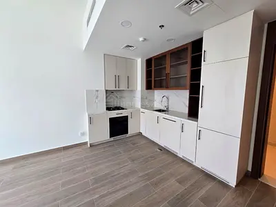 1BR BOULEVARD VIEW | LOW FLOOR | AVAILABLE NOW