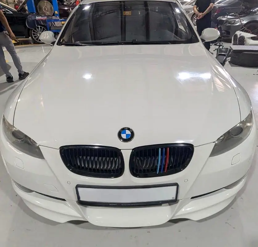 BMW 3-Series 2009 — photo 1 of 6